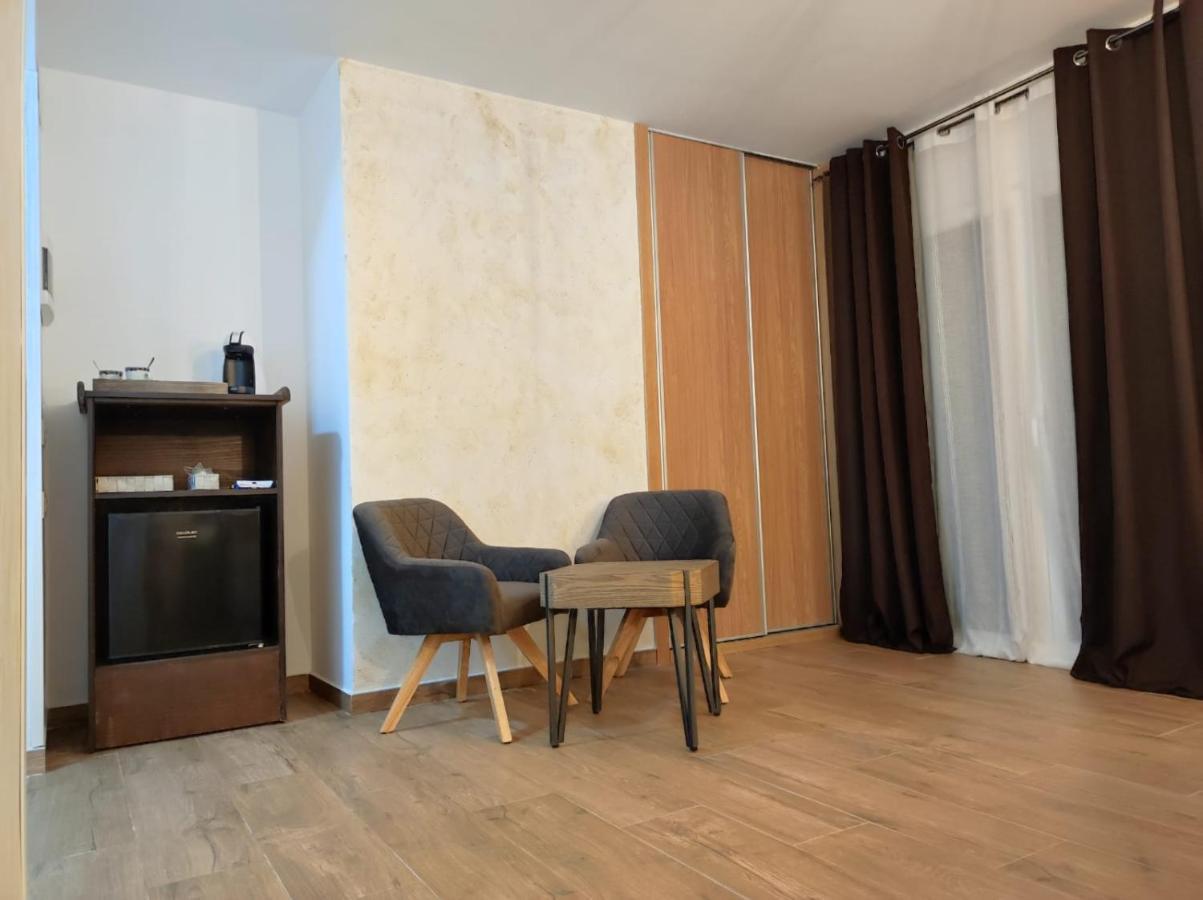 Hostal Restaurante La Mancha Ruidera Bagian luar foto